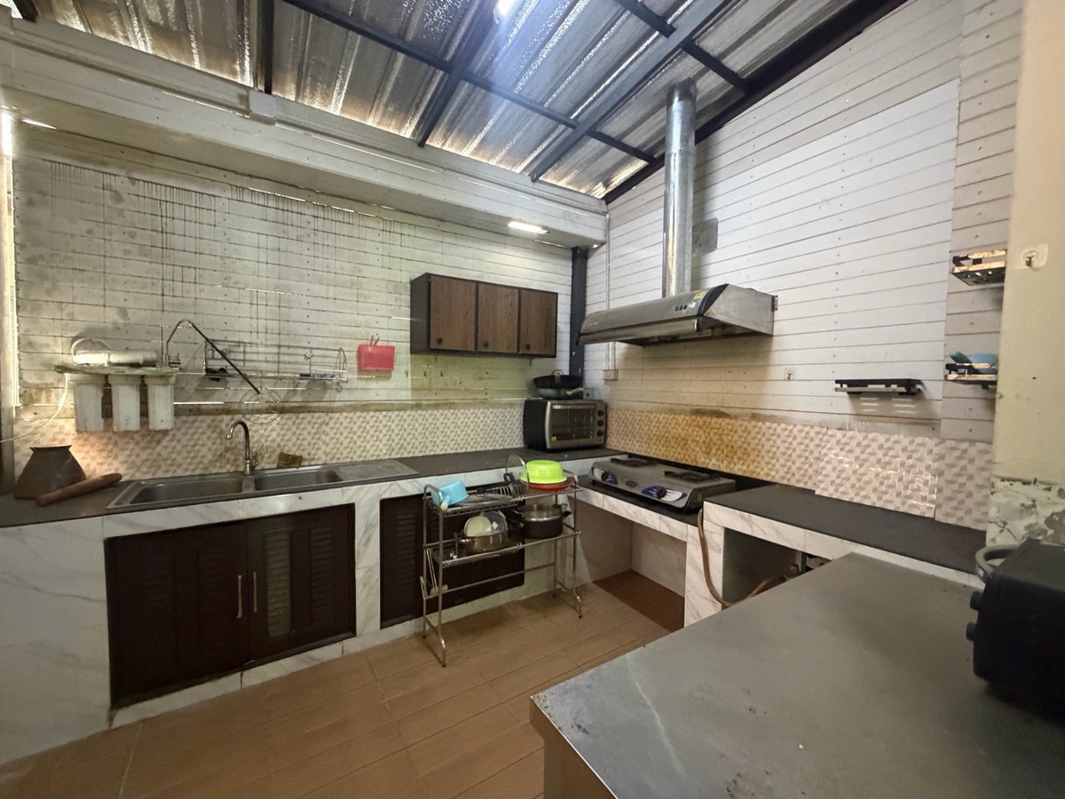 For RentTownhomePattanakan, Srinakarin : For rent, 3-story townhome, Suan Racha Village, Townhome, Krungthep Kreetha Soi 7.