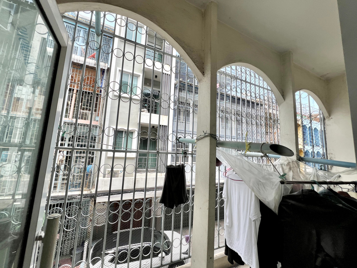 ขายทาวน์โฮมบางซื่อ วงศ์สว่าง เตาปูน : 🔥 Rare Item! ตึกแถวหลังใหญ่ ติด MRT เตาปูน ทำเลทอง📈💰 /  อาคารพาณิชย์ กรุงเทพ - นนท์ 2 / 12 ห้องนอน (ขาย), Commercial building Bangkok - Non 2 / 12 Bedrooms (FOR SALE) BNS005