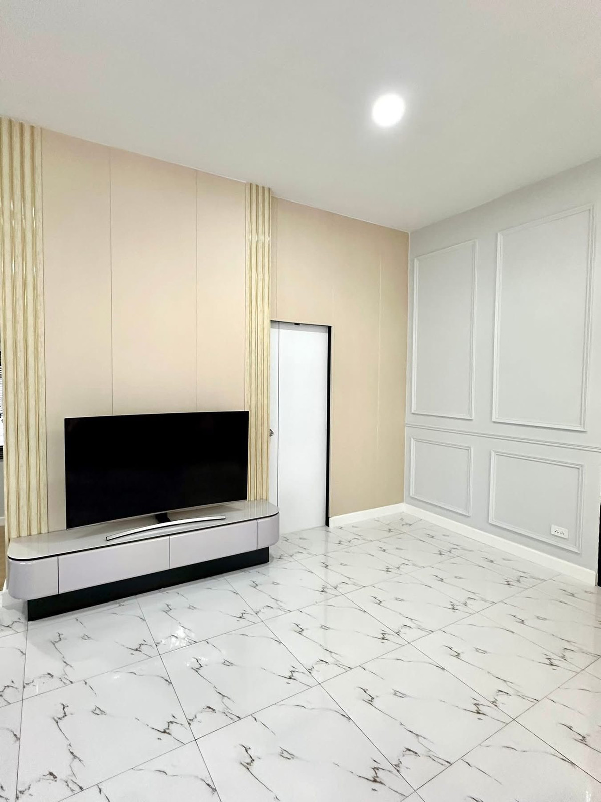 For SaleHousePattaya, Bangsaen, Chonburi : Paradise Hill 2 / 2 Bedrooms (For Sale), Paradise Hill 2 / 2 Bedrooms (FOR SALE) BEWN134