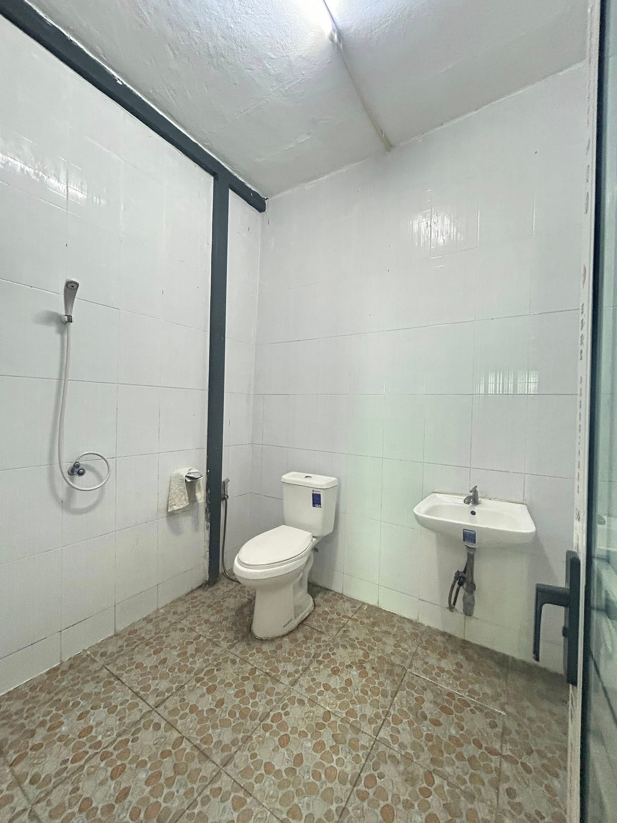 ให้เช่าโกดังพระราม 2 บางขุนเทียน : โกดังให้เช่าแสมดำ โกดังให้เช่าบางขุนเทียน ขนาด 600ตรม. ไฟ 3เฟส รถคอนเทนเนอร์เข้าออกได้ ใกล้ถนนพระราม2 