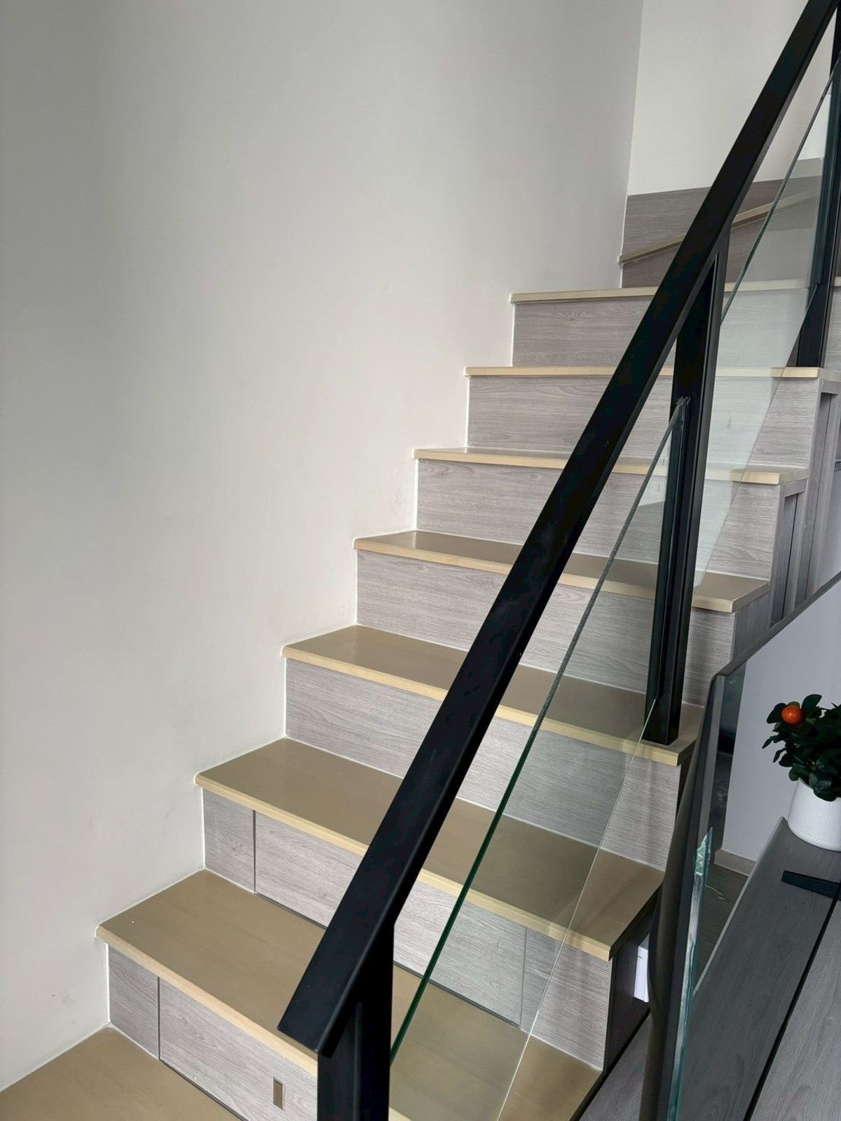 For RentCondoSeri Thai, Ramkhamhaeng Nida : 🏙✨ Origin Plug & Play Ramkhamhaeng Triple Station ✨🏙 📢📢 Duplex condo for rent, ready to move in 📢📢