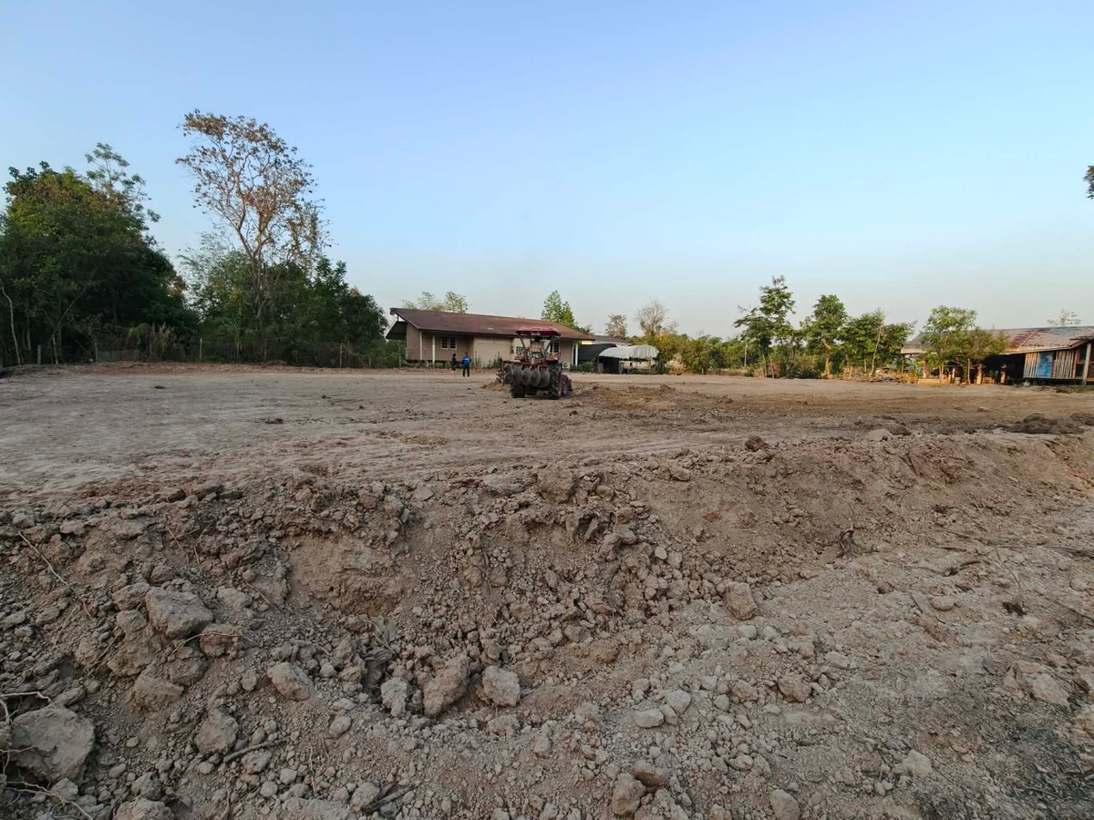 ขายที่ดินอุบลราชธานี : ขายที่ดินถมแล้ว อุบลราชธานี เพียง 1.5 ลบ. ฟรีโอน ราคาดีมาก เหมาะซื้อเก็บหรือสร้างบ้านทันที! (N.2028)