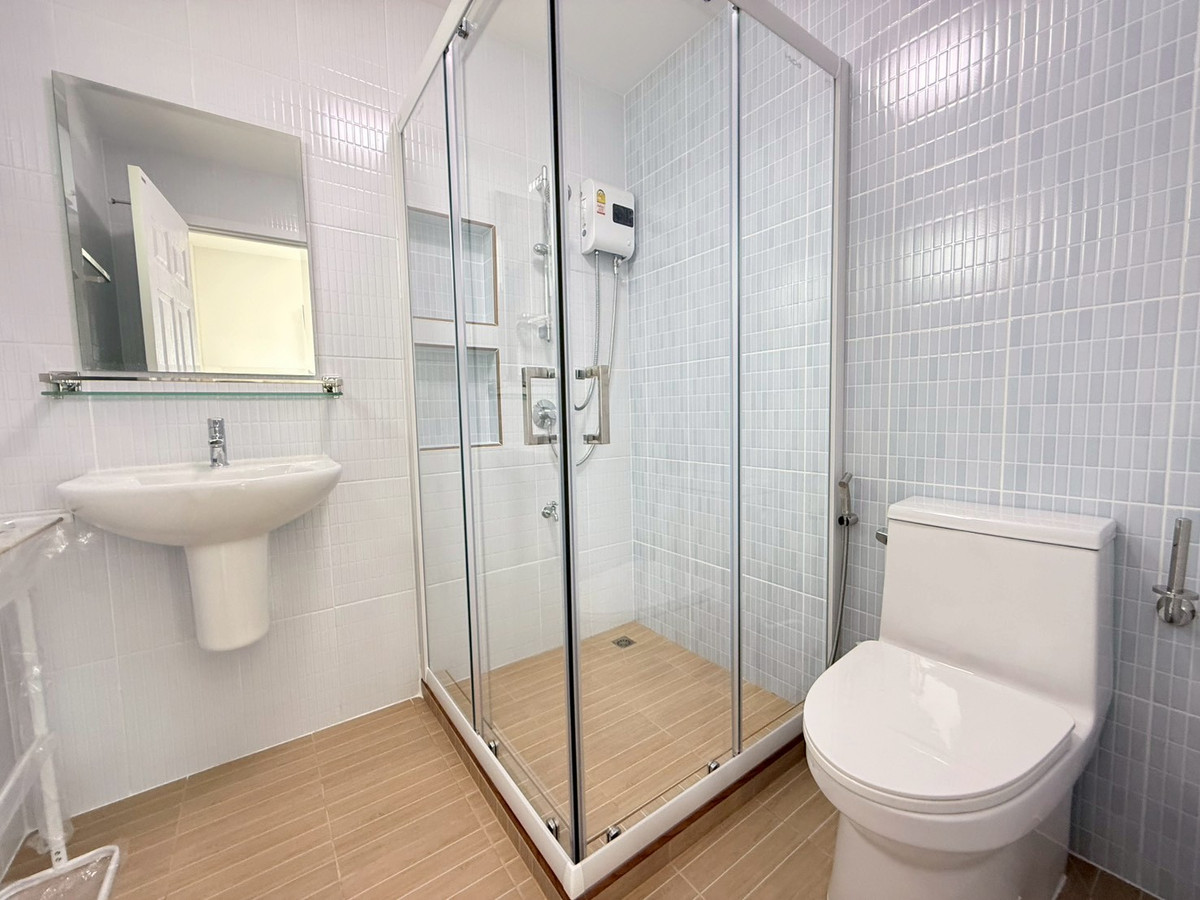 For RentHouseOnnut, Udomsuk : 🐈🎊 Urgent House On Nut 40 for rent, with a small garden inside the house. Can turn animals 