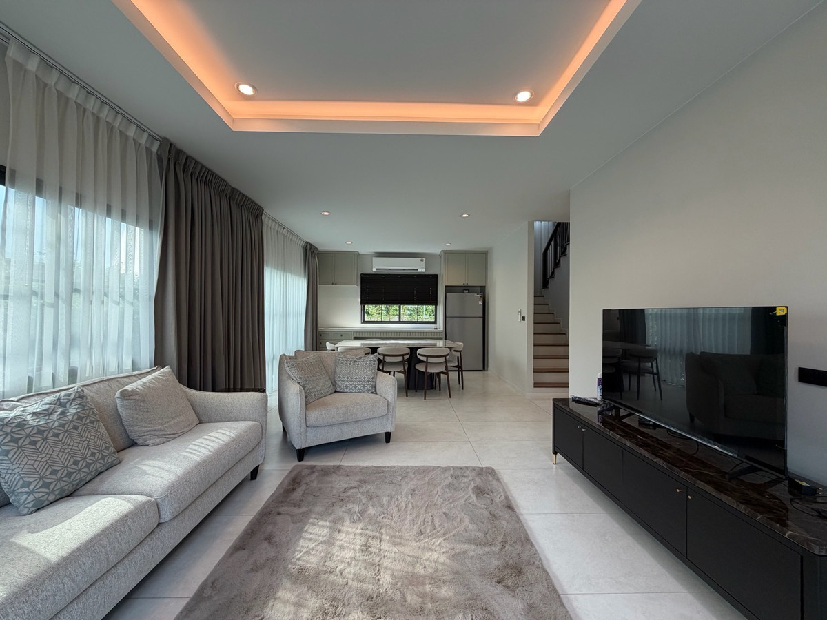 ให้เช่าบ้านบางนา แบริ่ง ลาซาล : ให้เช่าบ้านเดี่ยวหรู เศรษฐสิริ บางนา กม.10 บ้านเดี่ยวดีไซน์โมเดิร์น เรียบหรู ฟังก์ชันลงตัว เหมาะสำหรับครอบครัวที่ต้องการความเป็นส่วนตัวในโครงการระดับพรีเมียม