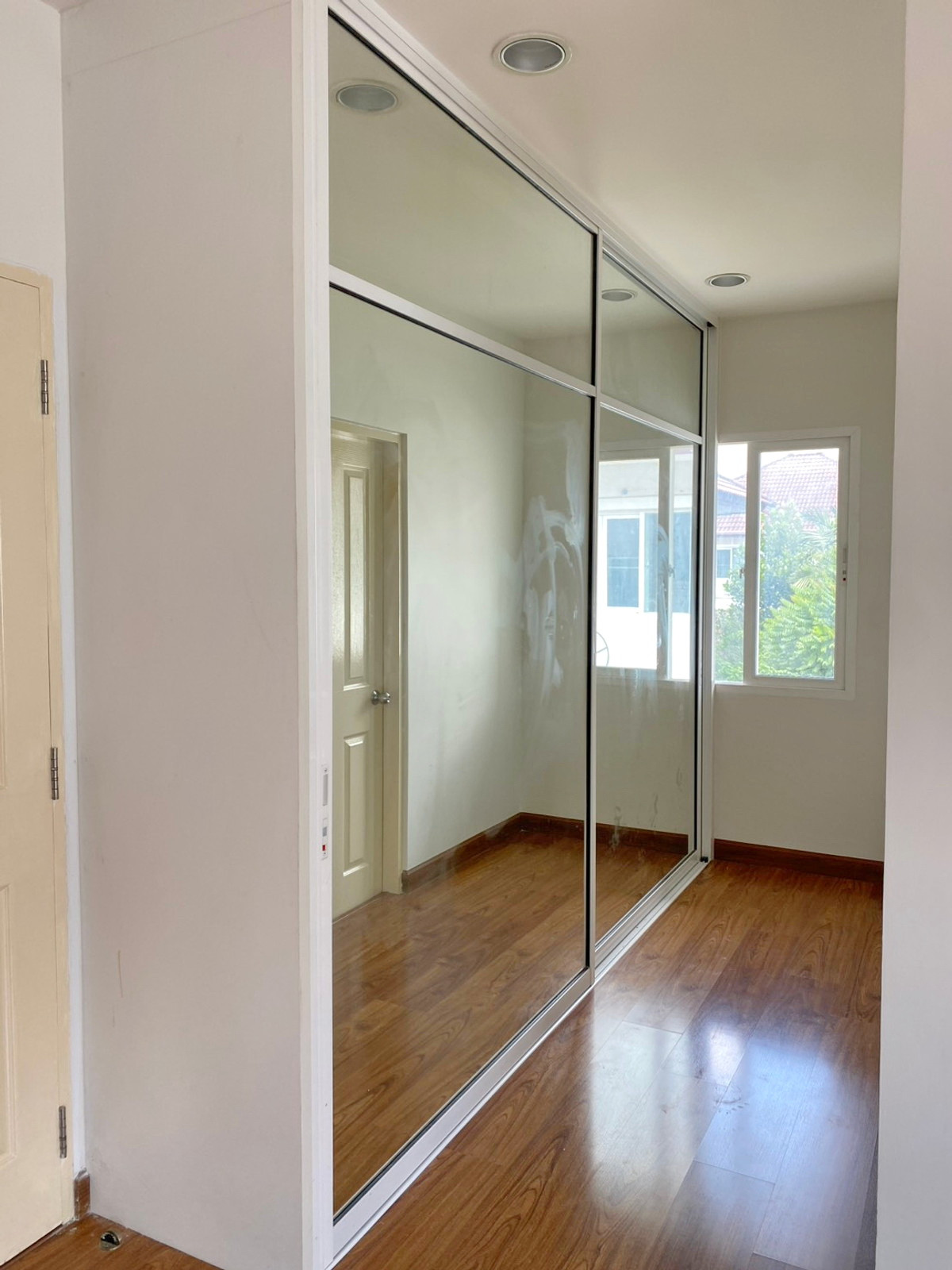 ให้เช่าบ้านนนทบุรี บางใหญ่ บางบัวทอง : ให้เช่า บ้านเดี่ยว เดอะ เซนโทร รัตนาธิเบศร์  ติดถนนบางกรวย-ไทรน้อย บางเลน บางใหญ่ ใกล้ MRT สถานีบางพลู :