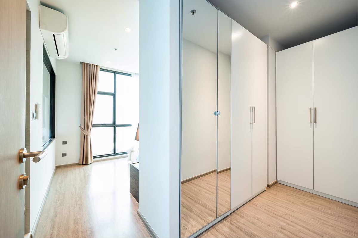 CondoSukhumvit, Asoke, Thonglor : Condo ready for sale and rent at Rhythm Ekkamai, convenient travel, close to BTS, shuttle available, beautifully decorated room, fully furnished, ready to move in!!