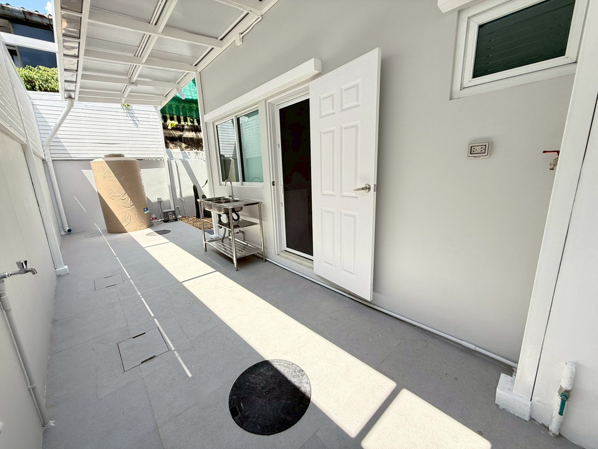 For RentHouseOnnut, Udomsuk : 🐈🎊 Urgent House On Nut 40 for rent with a small garden inside the house. Can turn animals