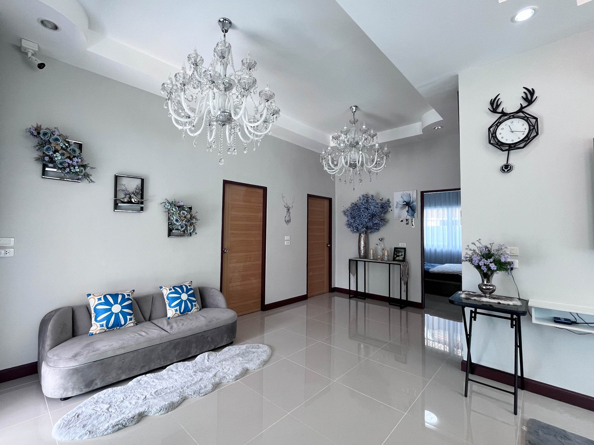 For SaleHousePattaya, Bangsaen, Chonburi : Moo Baan Pornthep Garden Ville 6 / 3 Bedrooms (FOR SALE) BEWN136