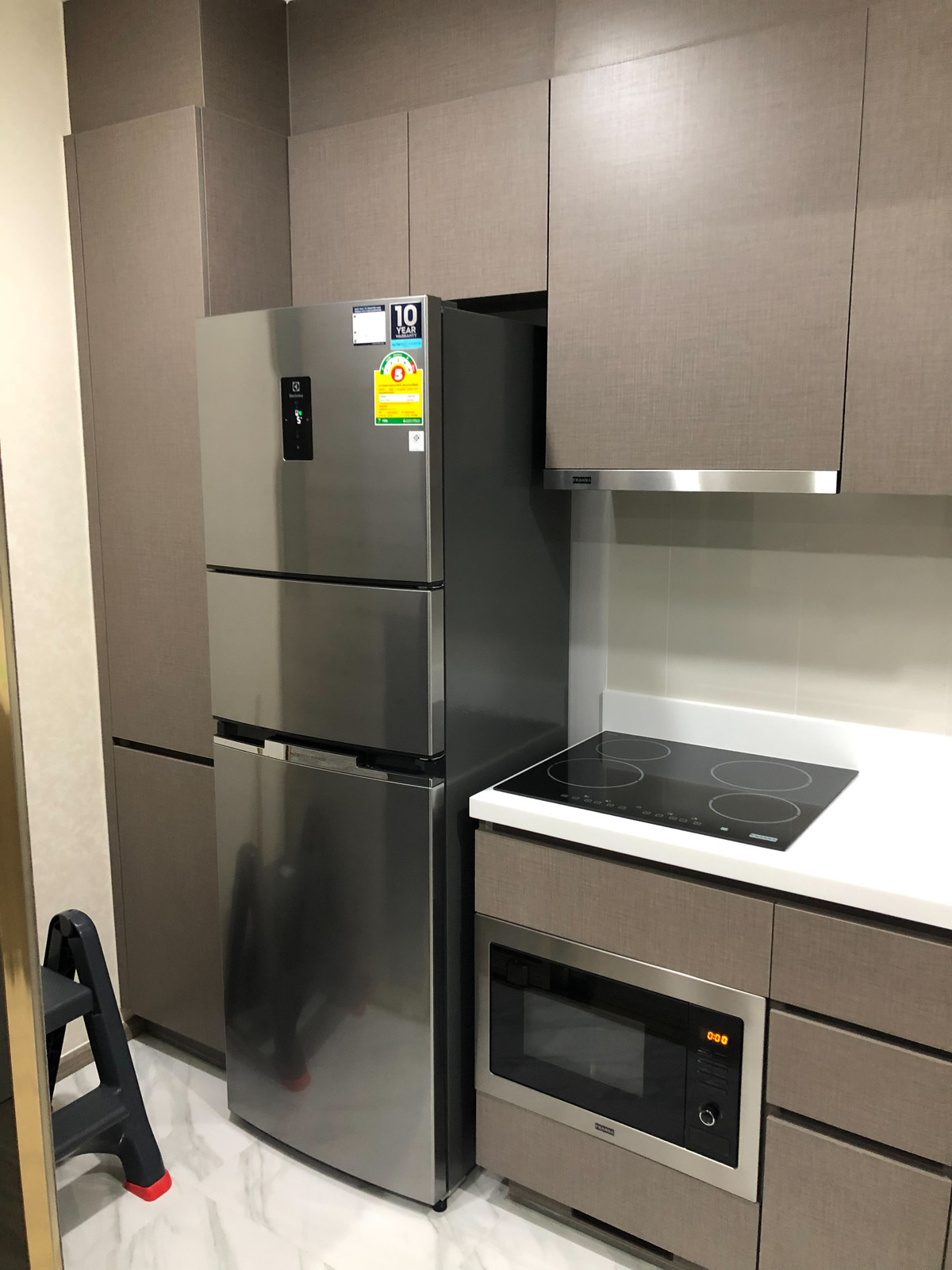 CondoSukhumvit, Asoke, Thonglor : Rhythm Ekkamai Condo, convenient travel, close to BTS, has a shuttle, fully furnished. Ready for sale and rent!!