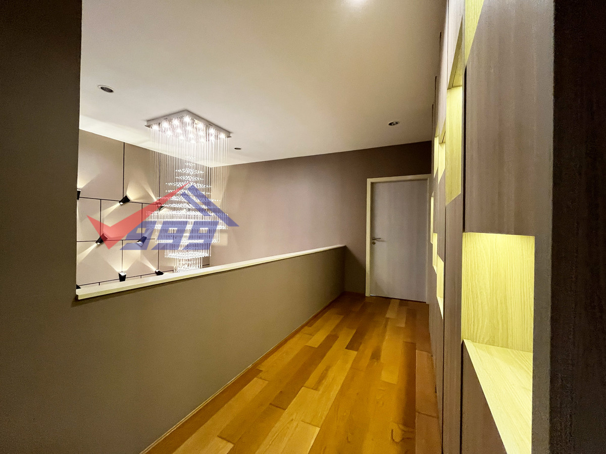 For RentTownhomePattanakan, Srinakarin : Modern luxury 3-bedroom townhouse for rent in Krungthep Kreetha.