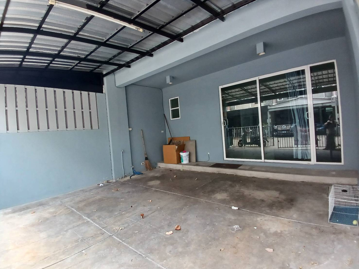 For RentTownhomePattanakan, Srinakarin : 3-story townhome for rent, Patio Village, Soi Phatthanakan 38, near APL Ramkhamhaeng (N.2024)