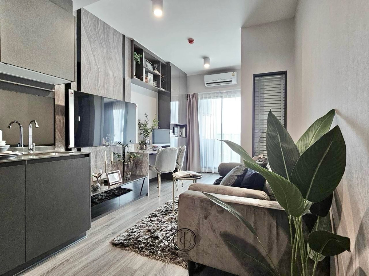 For RentCondoSiam Paragon ,Chulalongkorn,Samyan : Beautifully decorated room, fully built-in, not hot from the sun, comfortable to live in.