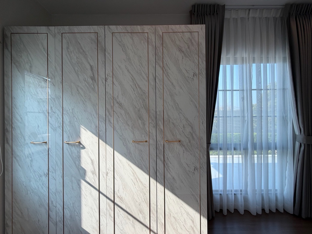 ให้เช่าบ้านบางนา แบริ่ง ลาซาล : ให้เช่าบ้านเดี่ยวหรู เศรษฐสิริ บางนา กม.10 บ้านเดี่ยวดีไซน์โมเดิร์น เรียบหรู ฟังก์ชันลงตัว เหมาะสำหรับครอบครัวที่ต้องการความเป็นส่วนตัวในโครงการระดับพรีเมียม