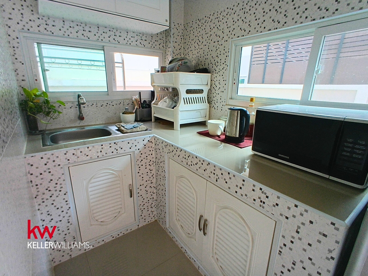 ขายมหาชัย สมุทรสาคร : [ขาย] บ้านแฝดอารมณ์บ้านเดี่ยว ริมแม่น้ำท่าจีน 🌿 หมู่บ้านณิชากร ท่าไม้ 1 (อิฐแดงทั้งหลัง) สภาพนางฟ้า 3 ปี พร้อมอยู่!