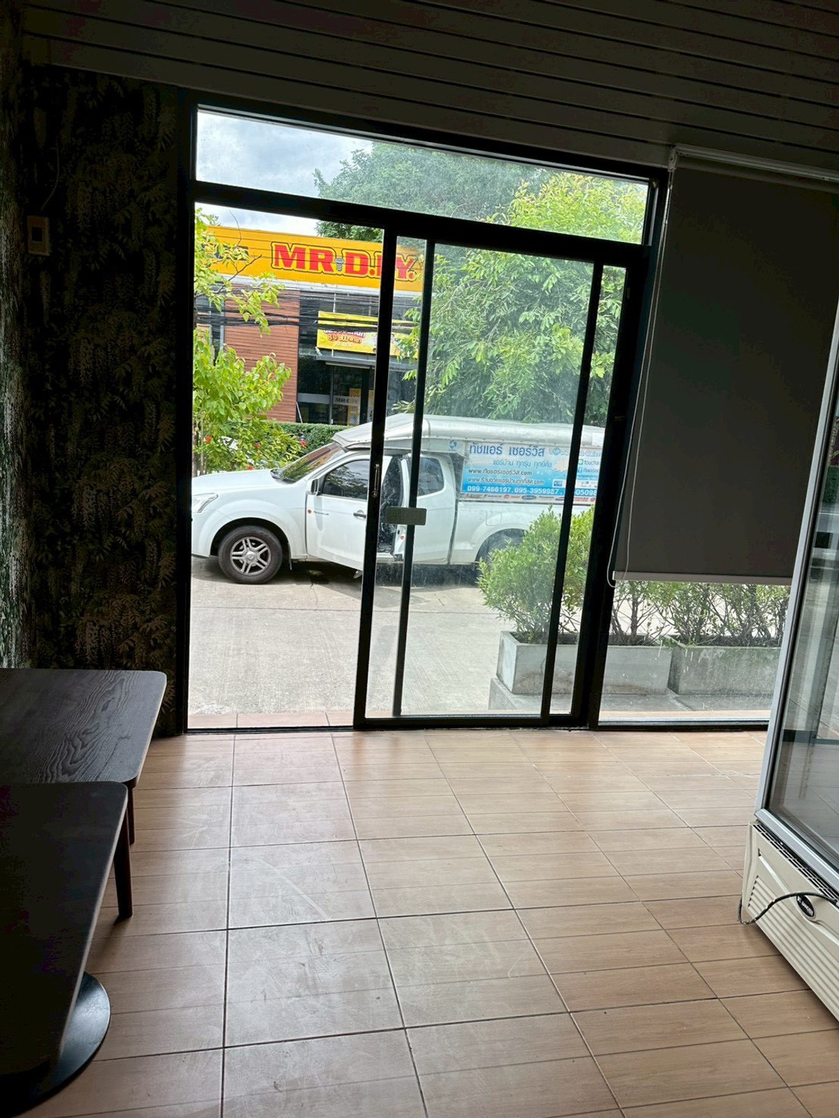 For RentTownhomePattanakan, Srinakarin : For rent, 3-story townhome, Suan Racha Village, Townhome, Krungthep Kreetha Soi 7.