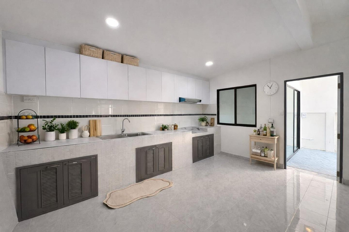 For SaleTownhomePattaya, Bangsaen, Chonburi : Moo Bam Ngam Charoen 2 / 3 Bedrooms (FOR SALE) BEWN132