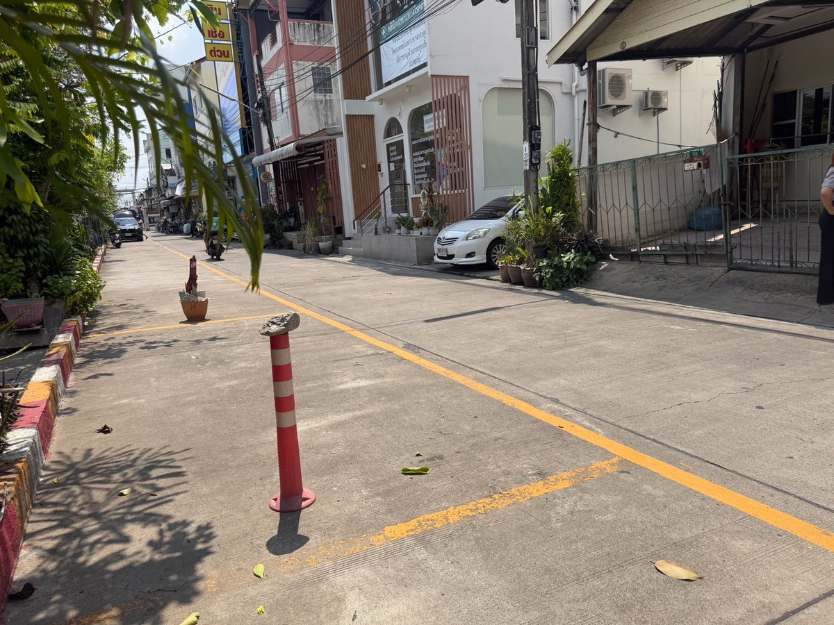 For RentTownhomePattanakan, Srinakarin : For rent, 3-story townhome, Suan Racha Village, Townhome, Krungthep Kreetha Soi 7.