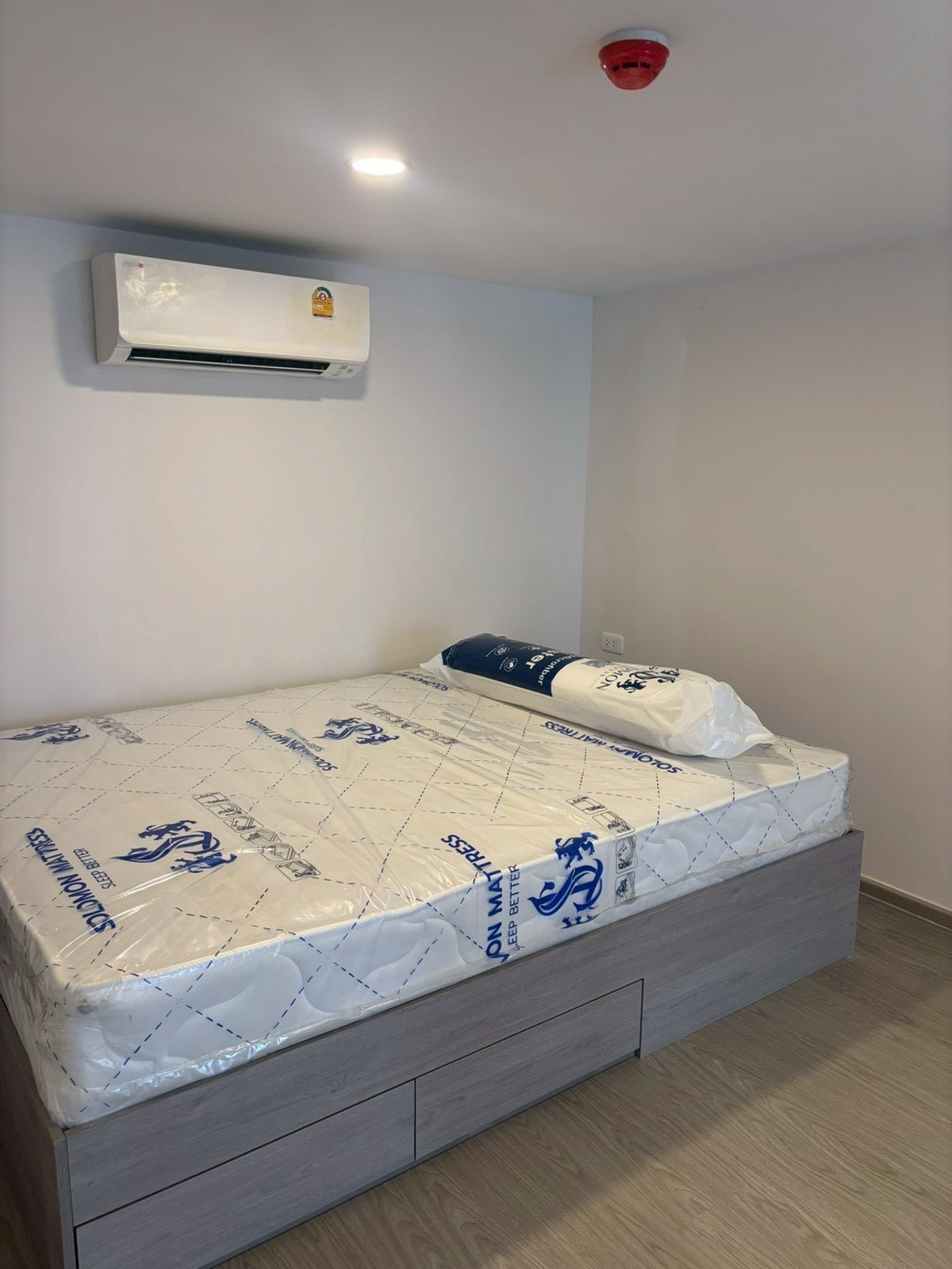 For RentCondoSeri Thai, Ramkhamhaeng Nida : 🏙✨ Origin Plug & Play Ramkhamhaeng Triple Station ✨🏙 📢📢 Duplex condo for rent, ready to move in 📢📢