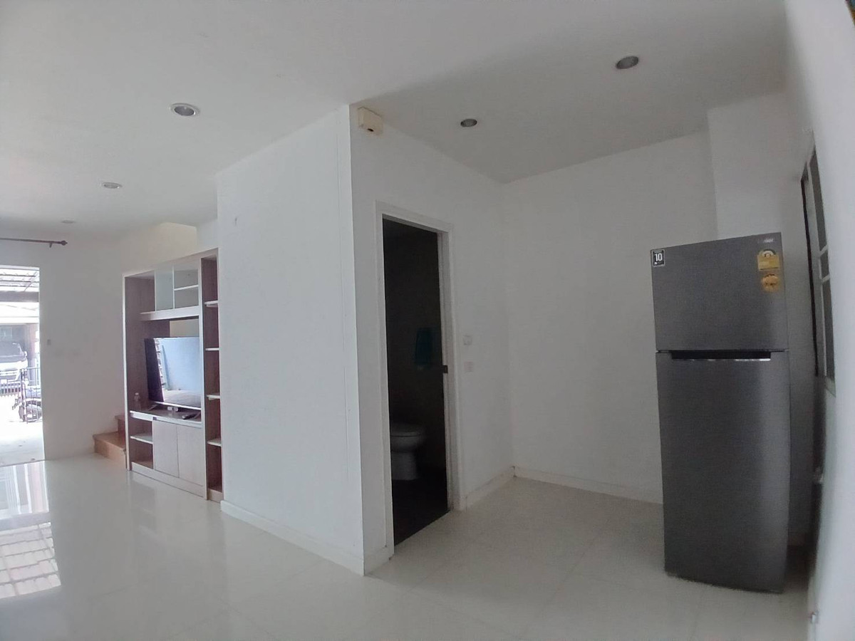 For RentTownhomePattanakan, Srinakarin : 3-story townhome for rent, Patio Village, Soi Phatthanakan 38, near APL Ramkhamhaeng (N.2024)