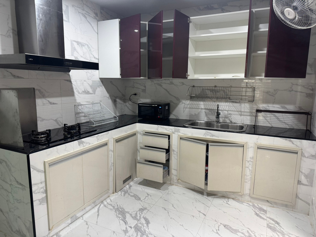 ให้เช่าทาวน์โฮมบางนา แบริ่ง ลาซาล : 🏠 ให้เช่าทาวน์โฮม 3 ชั้น โครงการบ้านกลางเมือง (บางนา-วงแหวน) เดือนละ 23000 บาท 🎉 ใกล้เมกา บางนา กิ่งแก้ว นิคมเจโม บ้านสวย เฟอร์นิเจอร์และเครื่องใช้ไฟฟ้าครบ พร้อมเข้าอยู่ ✅✅