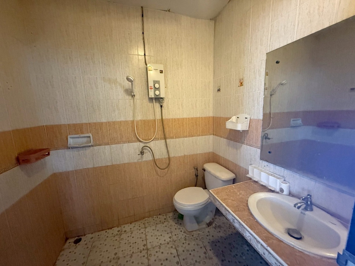 For RentTownhomePattanakan, Srinakarin : For rent, 3-story townhome, Suan Racha Village, Townhome, Krungthep Kreetha Soi 7.