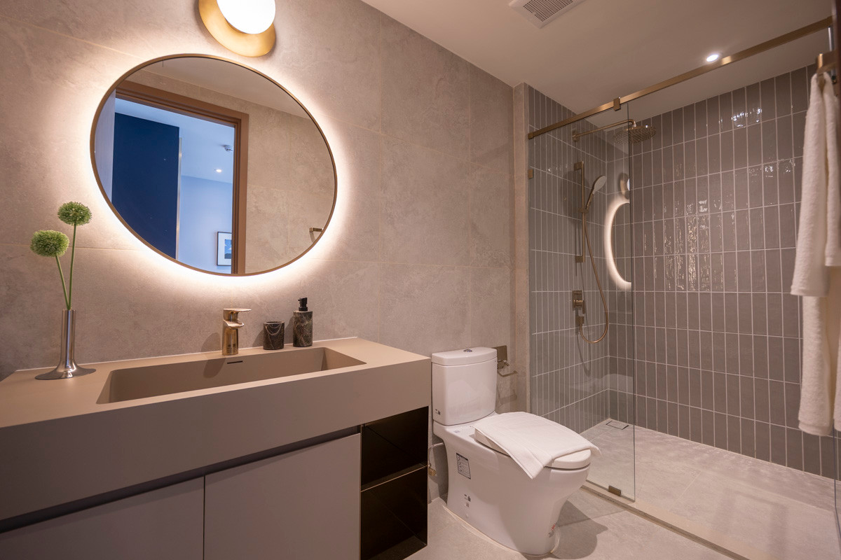 For RentCondoSukhumvit, Asoke, Thonglor : 🔥𝘽𝙚 𝙩𝙝𝙚 𝙛𝙞𝙧𝙨𝙩 𝙩𝙤 𝙧𝙚𝙣𝙩🔥 𝗩𝗜𝗔 𝟯𝟰 Condo, large room Pets allowed🐾 Newest, near BTS Thonglor.