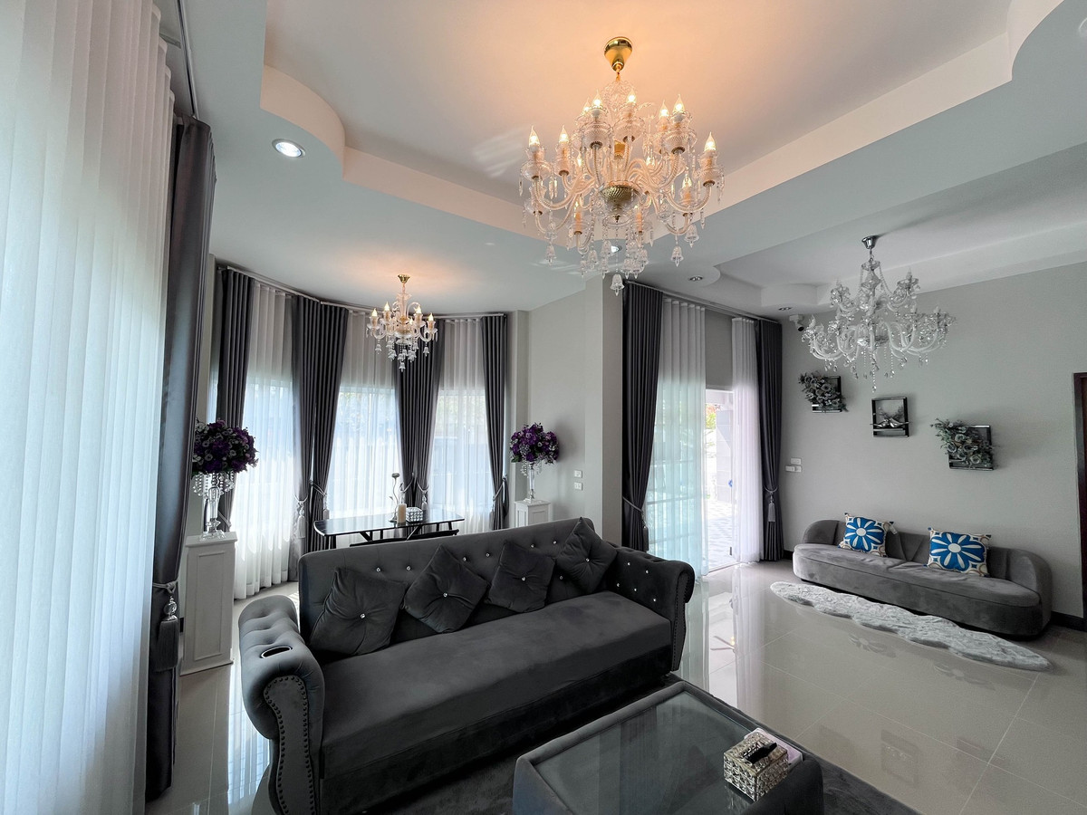 For SaleHousePattaya, Bangsaen, Chonburi : Moo Baan Pornthep Garden Ville 6 / 3 Bedrooms (FOR SALE) BEWN136
