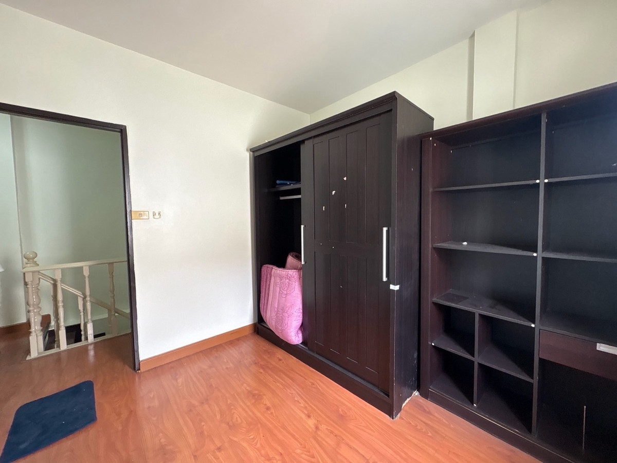 For RentTownhomePattanakan, Srinakarin : For rent, 3-story townhome, Suan Racha Village, Townhome, Krungthep Kreetha Soi 7.