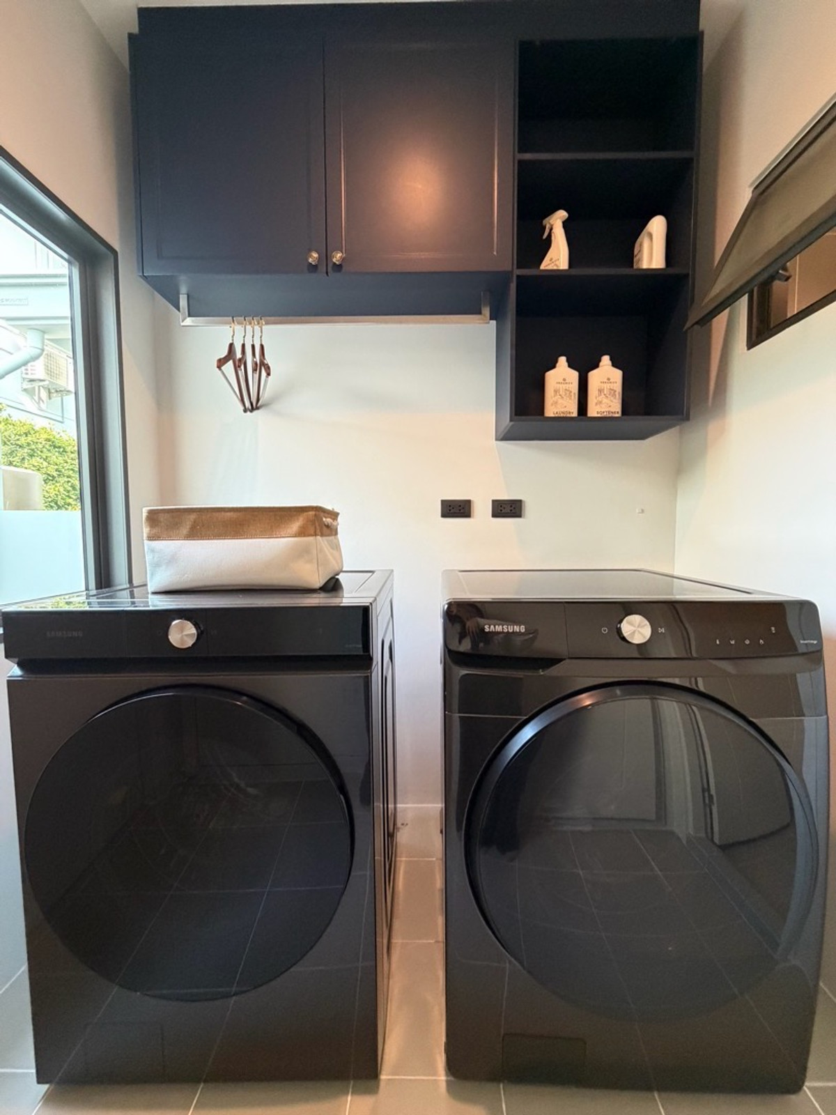 ให้เช่าบ้านบางนา แบริ่ง ลาซาล : ให้เช่าบ้านเดี่ยวหรู เศรษฐสิริ บางนา กม.10 บ้านเดี่ยวดีไซน์โมเดิร์น เรียบหรู ฟังก์ชันลงตัว เหมาะสำหรับครอบครัวที่ต้องการความเป็นส่วนตัวในโครงการระดับพรีเมียม