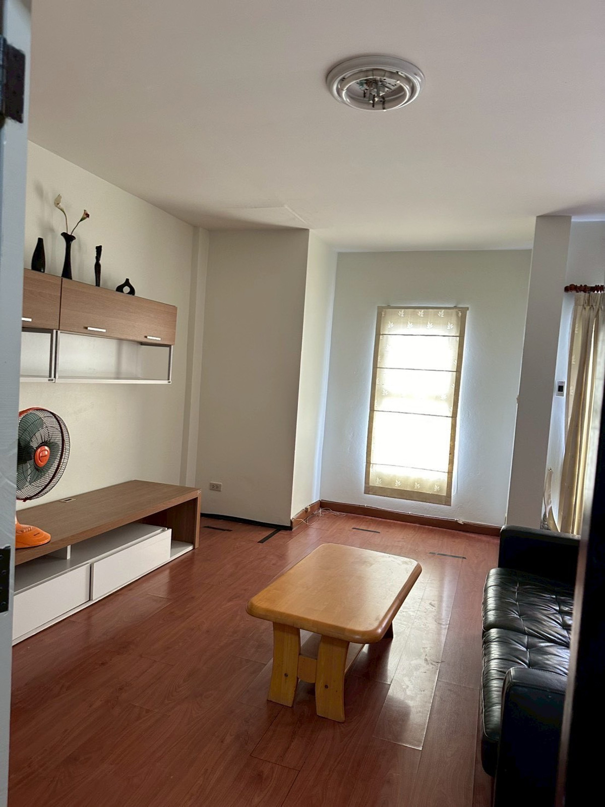 For RentTownhomePattanakan, Srinakarin : For rent, 3-story townhome, Suan Racha Village, Townhome, Krungthep Kreetha Soi 7.