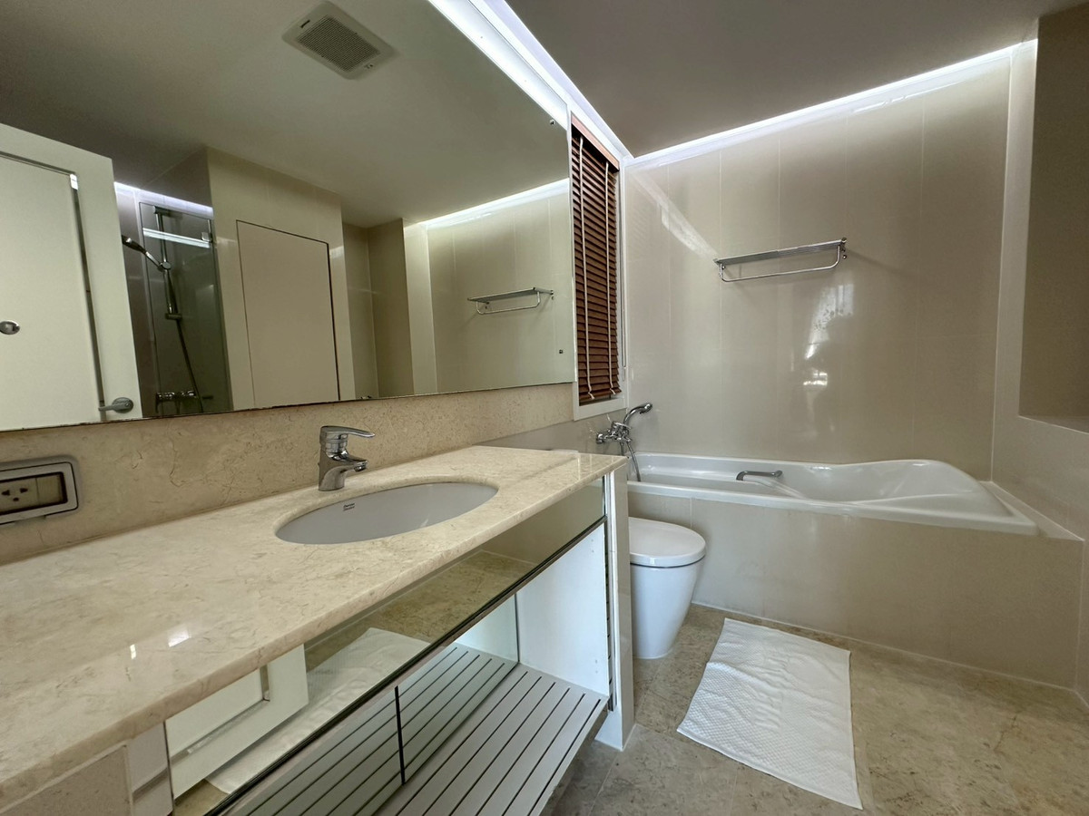 For RentCondoSukhumvit, Asoke, Thonglor : 🎊🌃 3 Bedrooms Wilshire Sukhumvit 22 condo for rent - near BTS Asoke