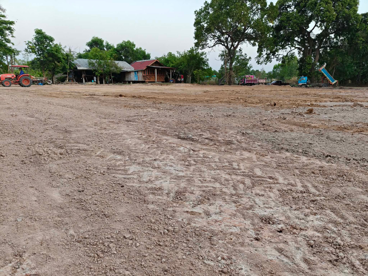 ขายที่ดินอุบลราชธานี : ขายที่ดินถมแล้ว อุบลราชธานี เพียง 1.5 ลบ. ฟรีโอน ราคาดีมาก เหมาะซื้อเก็บหรือสร้างบ้านทันที! (N.2028)