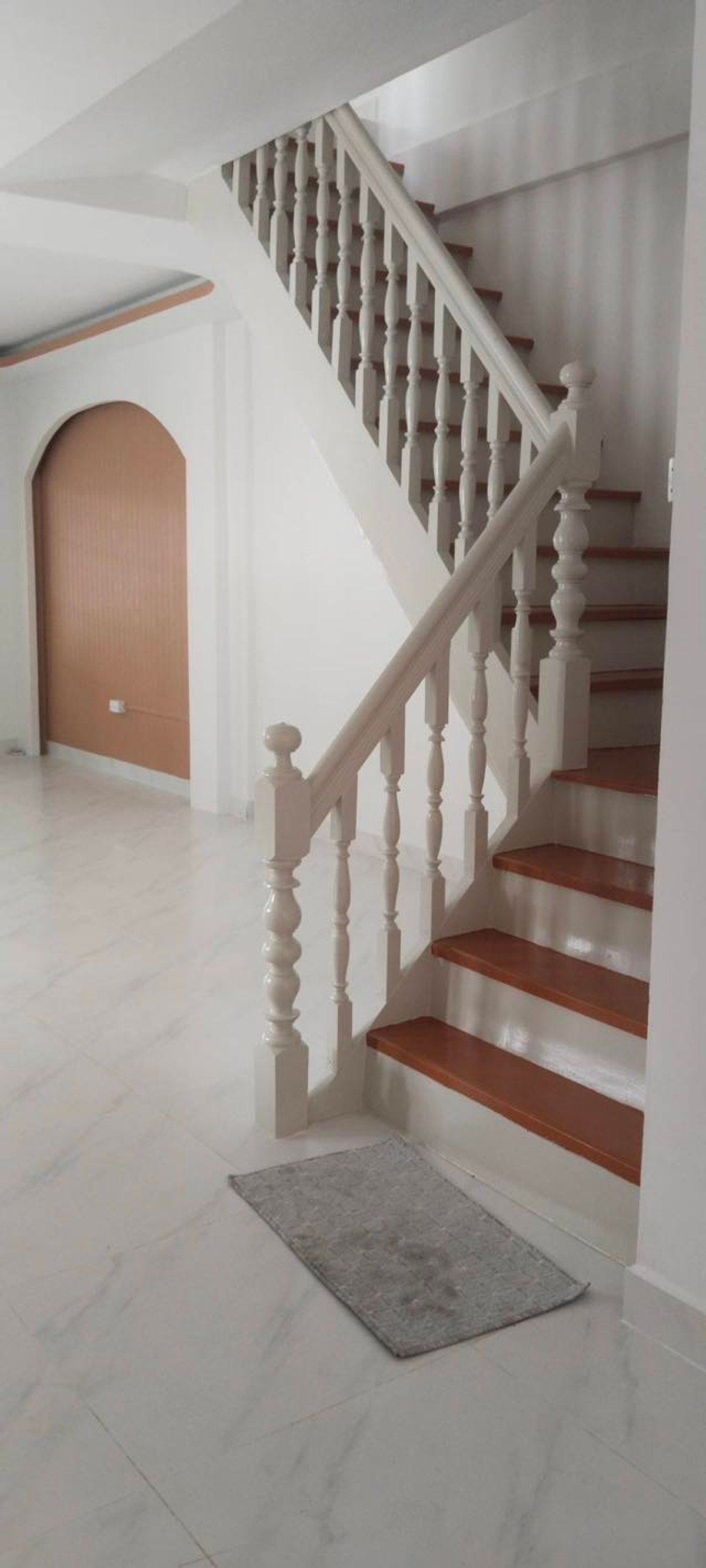 ให้เช่าทาวน์โฮมมีนบุรี-ร่มเกล้า : บ้านเช่าใกล้รถไฟฟ้า ให้เช่าบ้านรามอินทรา ตกแต่งใหม่ทั้งหลัง 2นอน 2น้ำ 2ที่จอดรถ บ้านหลังมุม