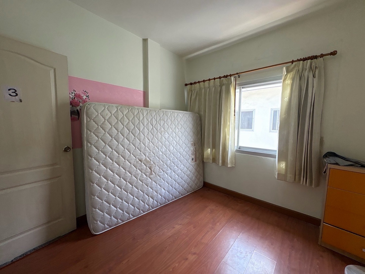 For RentTownhomePattanakan, Srinakarin : For rent, 3-story townhome, Suan Racha Village, Townhome, Krungthep Kreetha Soi 7.