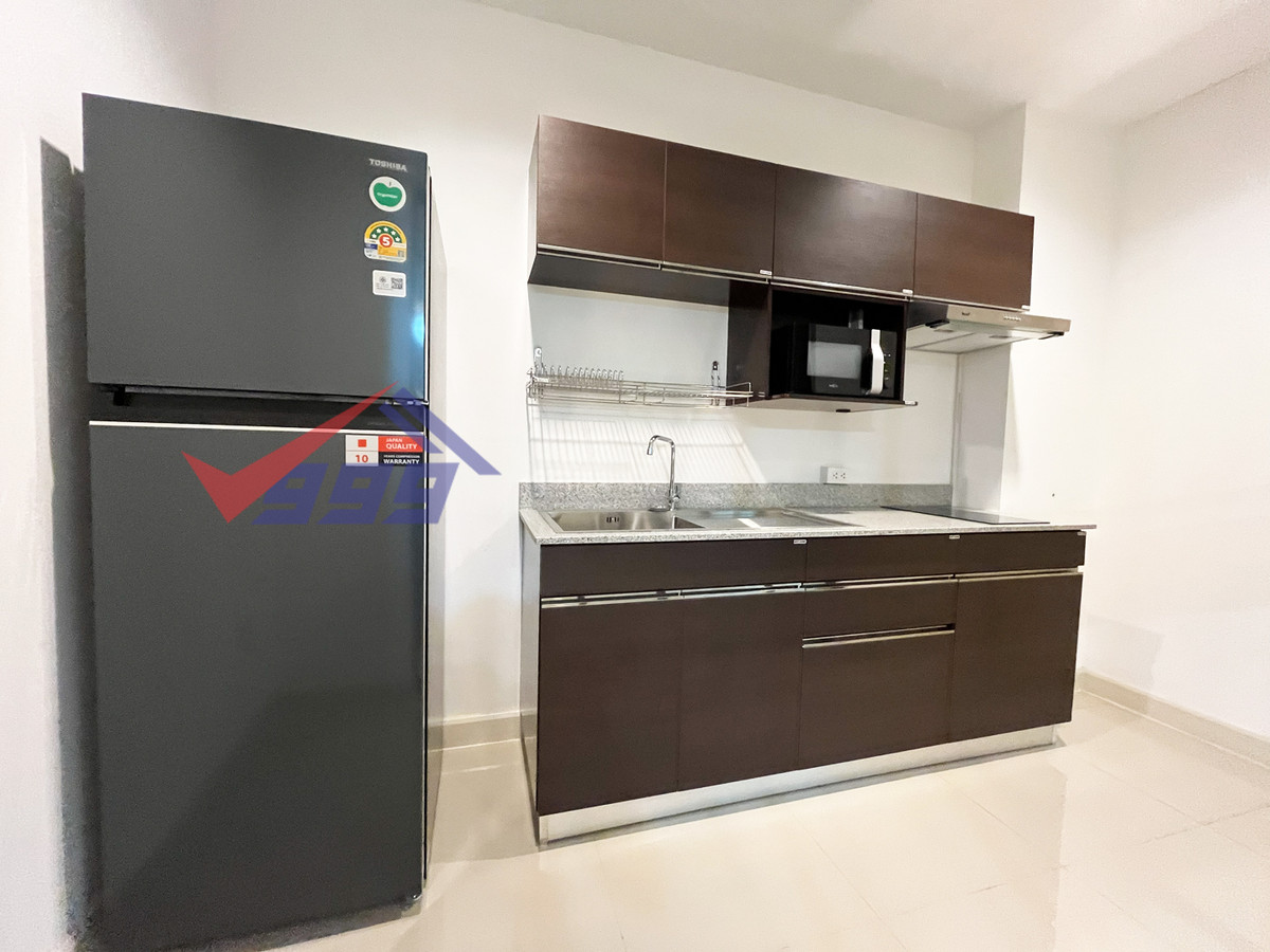 For RentTownhomePattanakan, Srinakarin : Modern luxury 3-bedroom townhouse for rent in Krungthep Kreetha.