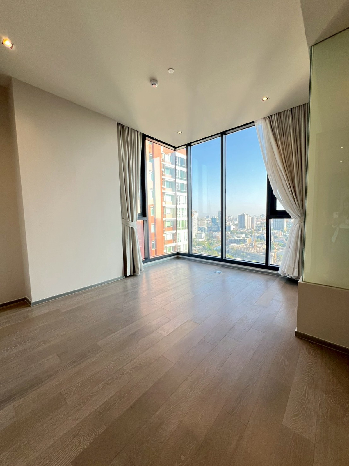 ให้เช่าคอนโดสุขุมวิท อโศก ทองหล่อ : 💎 Hyde Heritage Thonglor – คอนโด Ultra Luxury 2 ห้องนอน ชั้นสูง ใกล้ BTS ใจกลางทองหล่อ