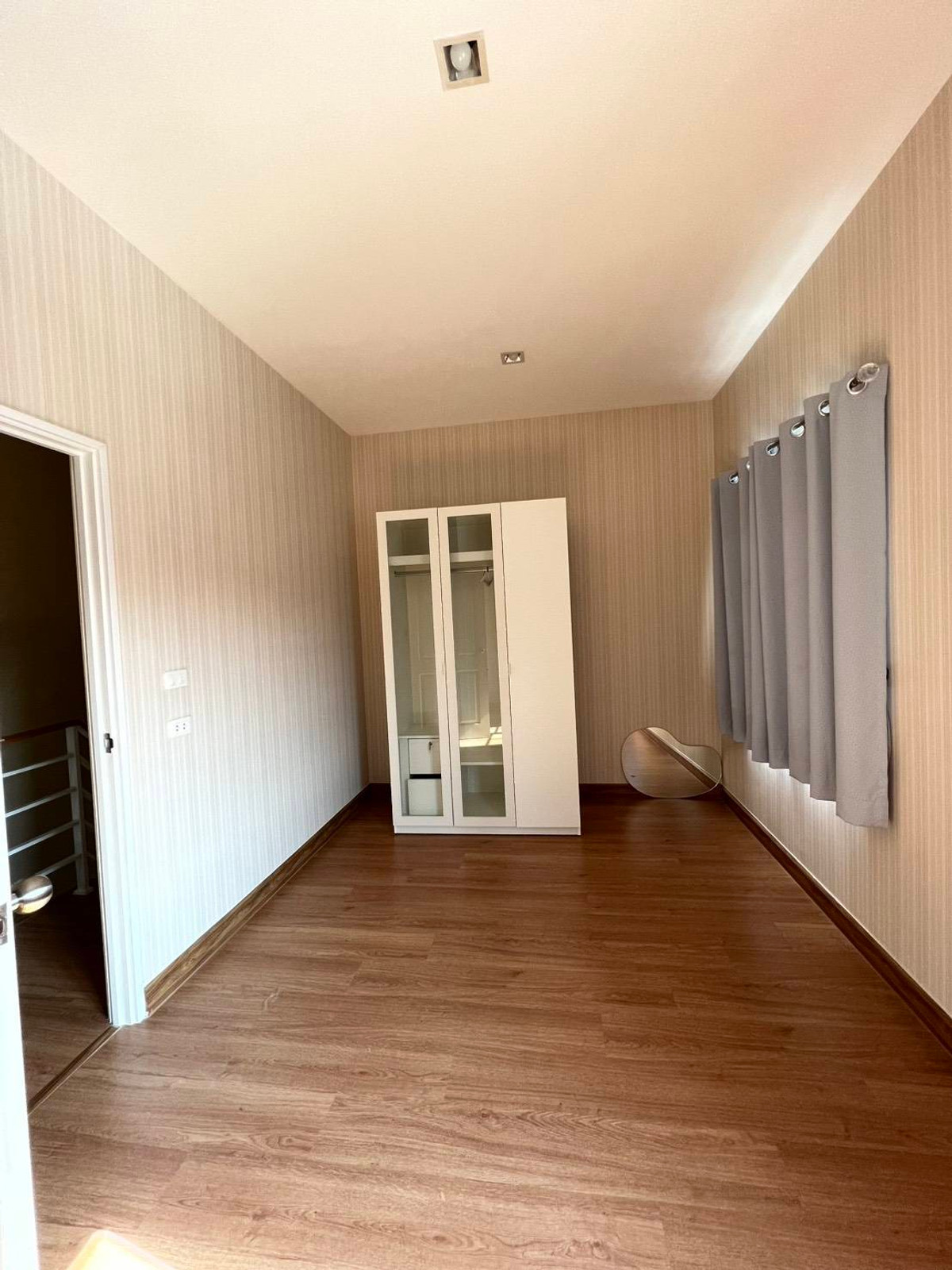 For RentTownhomeThaphra, Talat Phlu, Wutthakat : Golden Town Sathorn - Kanlapaphruek / 3 Bedrooms (FOR RENT) BALL292