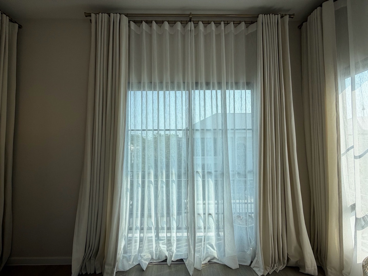 ให้เช่าบ้านบางนา แบริ่ง ลาซาล : ให้เช่าบ้านเดี่ยวหรู เศรษฐสิริ บางนา กม.10 บ้านเดี่ยวดีไซน์โมเดิร์น เรียบหรู ฟังก์ชันลงตัว เหมาะสำหรับครอบครัวที่ต้องการความเป็นส่วนตัวในโครงการระดับพรีเมียม