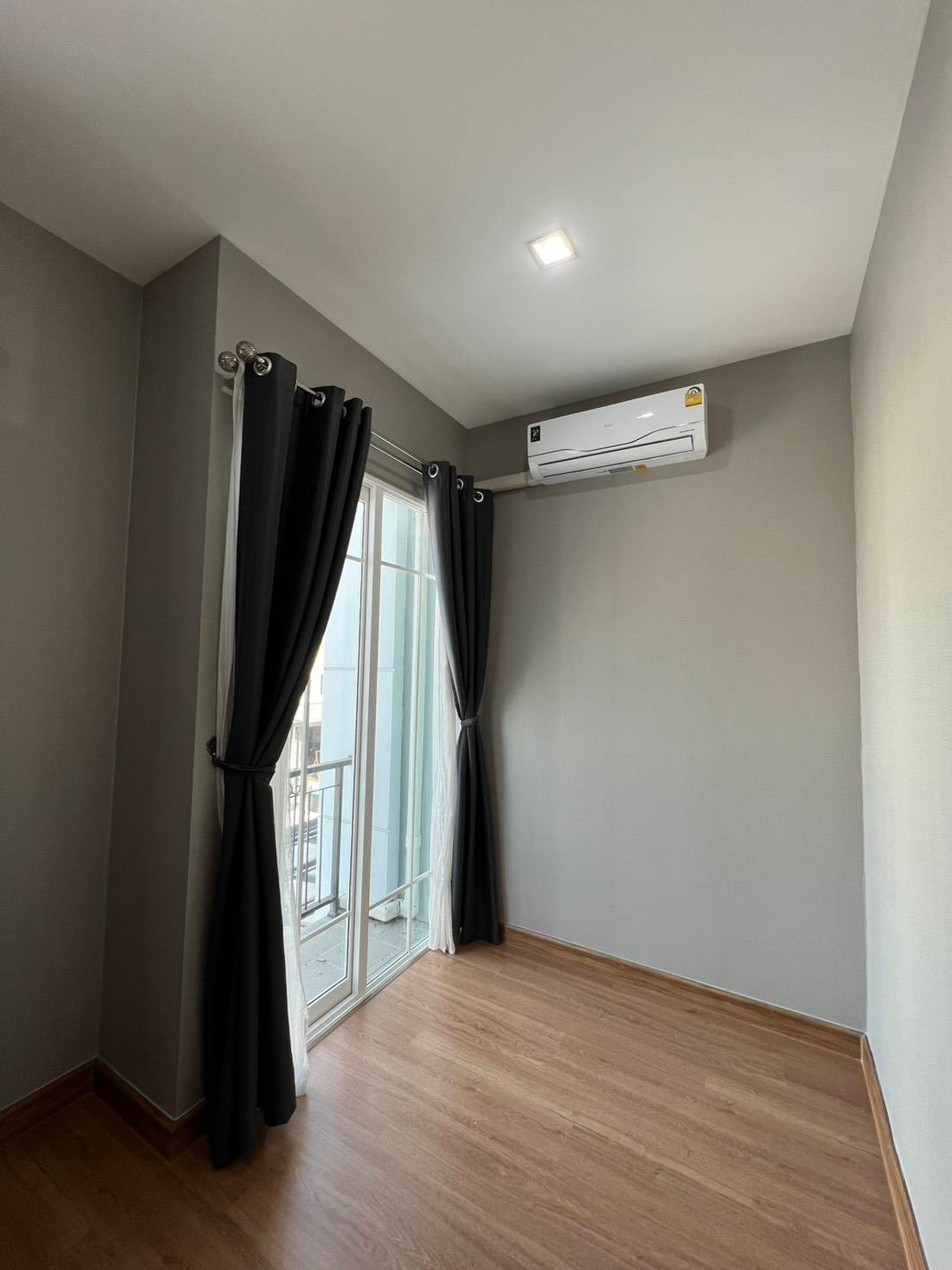 For RentTownhomeThaphra, Talat Phlu, Wutthakat : Golden Town Sathorn - Kanlapaphruek / 3 Bedrooms (FOR RENT) BALL292