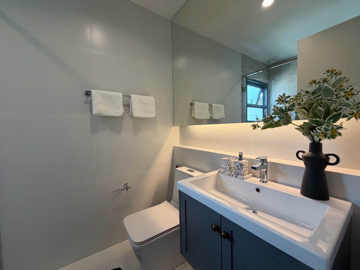 ให้เช่าบ้านบางนา แบริ่ง ลาซาล : ให้เช่าบ้านเดี่ยวหรู เศรษฐสิริ บางนา กม.10 บ้านเดี่ยวดีไซน์โมเดิร์น เรียบหรู ฟังก์ชันลงตัว เหมาะสำหรับครอบครัวที่ต้องการความเป็นส่วนตัวในโครงการระดับพรีเมียม