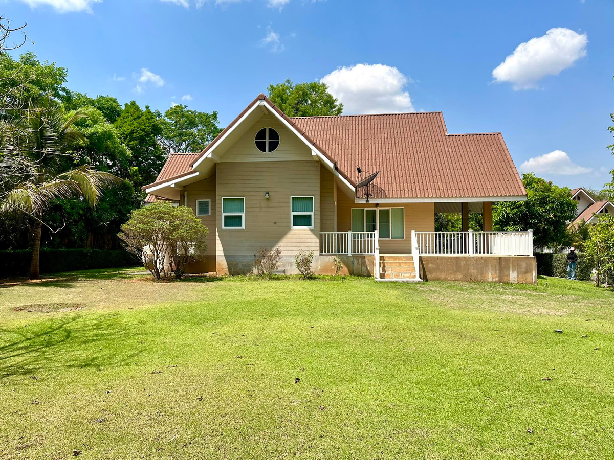 For SaleHousePak Chong KhaoYai : 🏡✨ Khao Yai vacation home, English style, suitable for relaxation 🏠