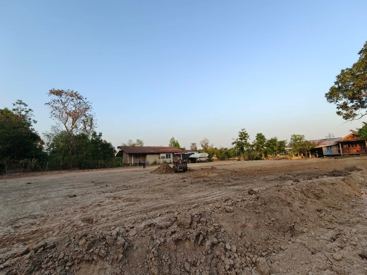 ขายที่ดินอุบลราชธานี : ขายที่ดินถมแล้ว อุบลราชธานี เพียง 1.5 ลบ. ฟรีโอน ราคาดีมาก เหมาะซื้อเก็บหรือสร้างบ้านทันที! (N.2028)