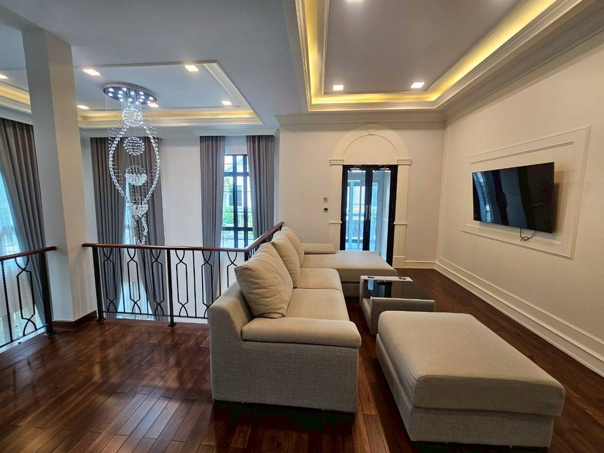 HousePattanakan, Srinakarin : Palazzo Srinakarin for rent or sale