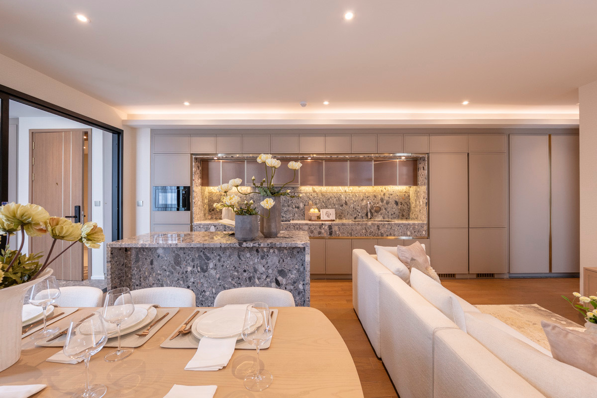 For RentCondoSukhumvit, Asoke, Thonglor : 🔥𝘽𝙚 𝙩𝙝𝙚 𝙛𝙞𝙧𝙨𝙩 𝙩𝙤 𝙧𝙚𝙣𝙩🔥 𝗩𝗜𝗔 𝟯𝟰 Condo, large room Pets allowed🐾 Newest, near BTS Thonglor.