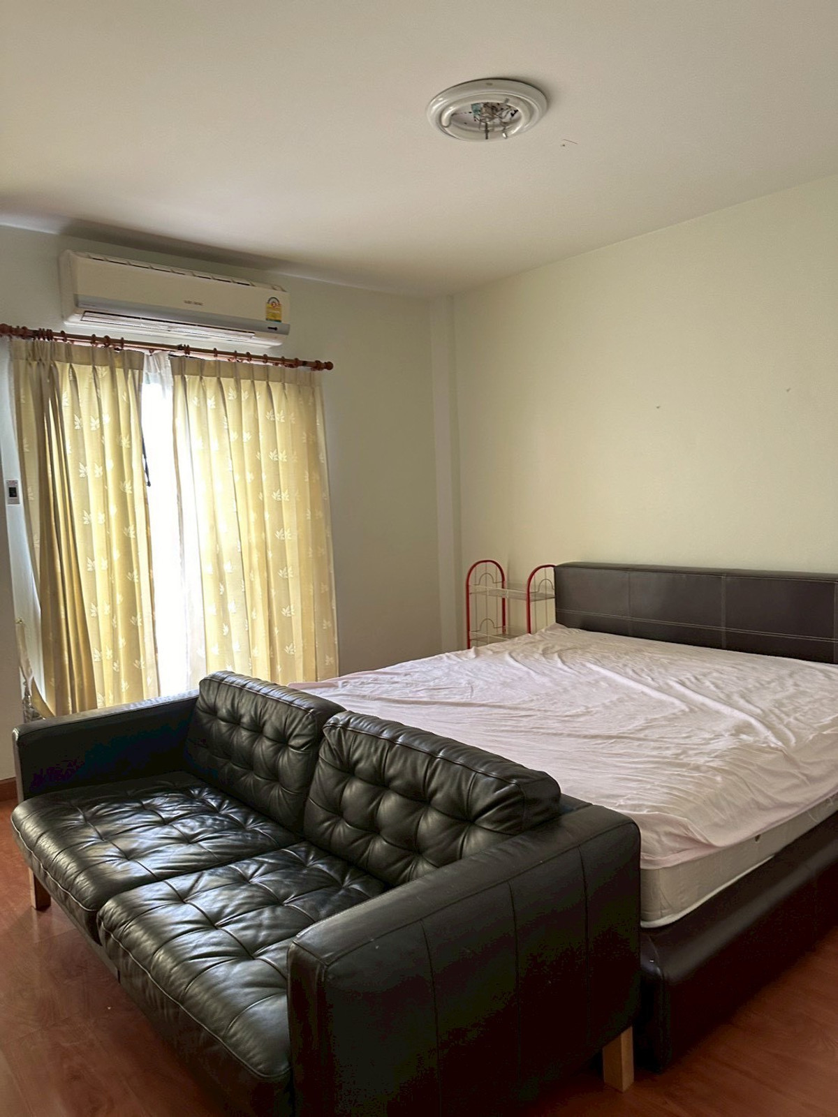 For RentTownhomePattanakan, Srinakarin : For rent, 3-story townhome, Suan Racha Village, Townhome, Krungthep Kreetha Soi 7.