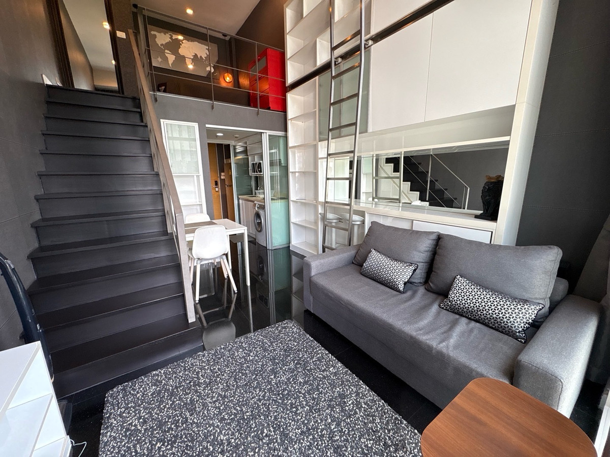 ให้เช่าคอนโดสุขุมวิท อโศก ทองหล่อ : 🐶Dog Friendly🐶Duplex 1BR🔥40sqm🔥Nice View🔥37,000/month🔥