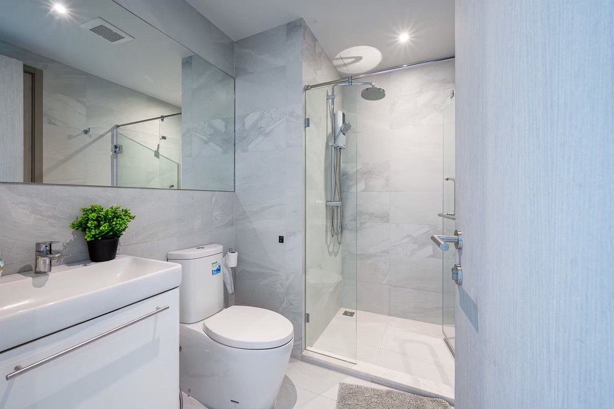 CondoSukhumvit, Asoke, Thonglor : Condo ready for sale and rent at Rhythm Ekkamai, convenient travel, close to BTS, shuttle available, beautifully decorated room, fully furnished, ready to move in!!