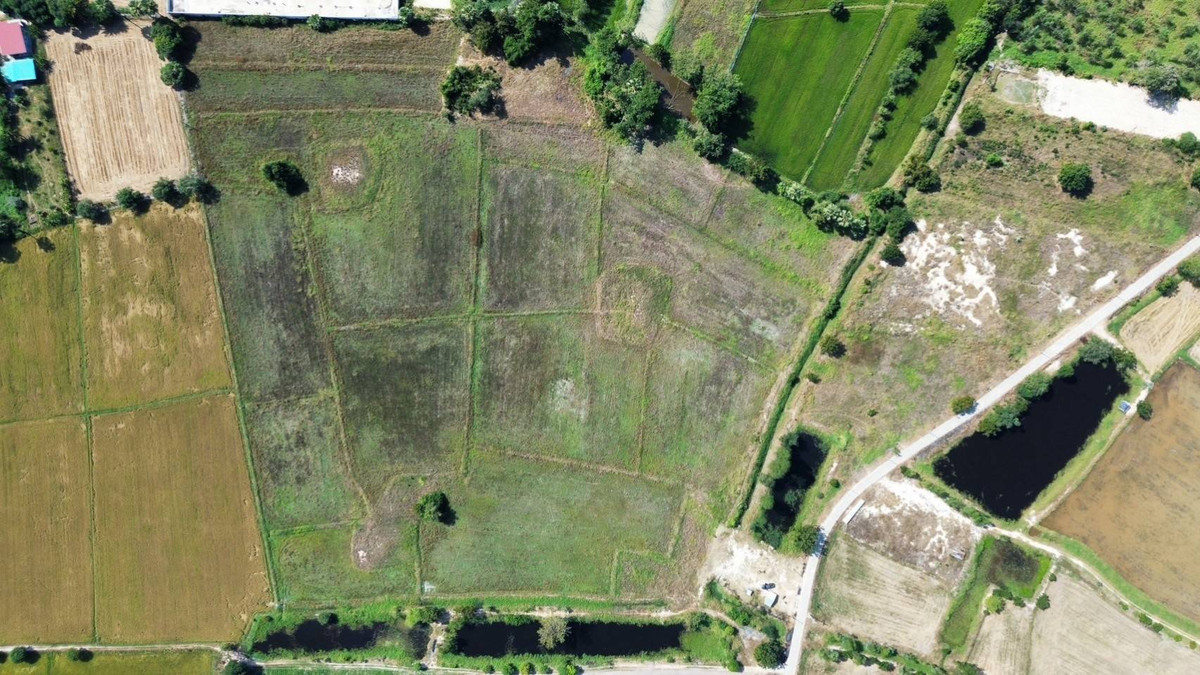 LandNakhon Sawan : 🔥 Land in Nong Kradon Nakhon Sawan 33-2-79 Rai, Pink Layout, Near Asian Highway!!!!!!!!!