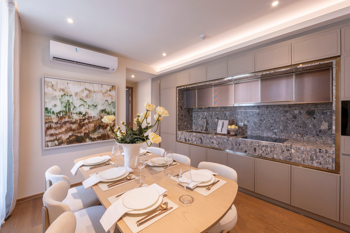 For RentCondoSukhumvit, Asoke, Thonglor : 🔥𝘽𝙚 𝙩𝙝𝙚 𝙛𝙞𝙧𝙨𝙩 𝙩𝙤 𝙧𝙚𝙣𝙩🔥 𝗩𝗜𝗔 𝟯𝟰 Condo, large room Pets allowed🐾 Newest, near BTS Thonglor.