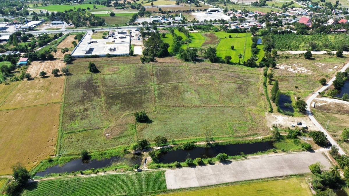 LandNakhon Sawan : 🔥 Land in Nong Kradon Nakhon Sawan 33-2-79 Rai, Pink Layout, Near Asian Highway!!!!!!!!!